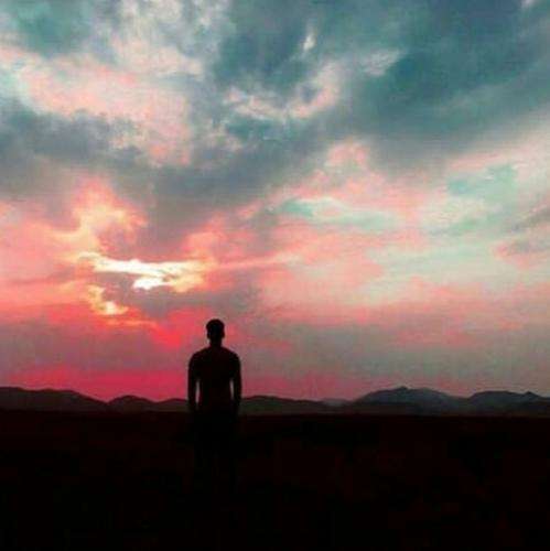دلگیره روزام بیا بگو باز تو گوشم