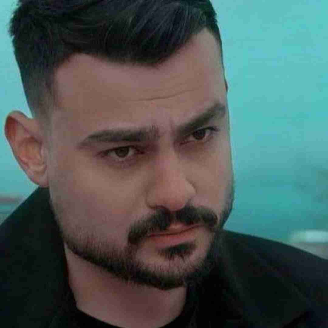 روح الله کرمی حواس پرتی گردمه چنی وی ژیره سردمه