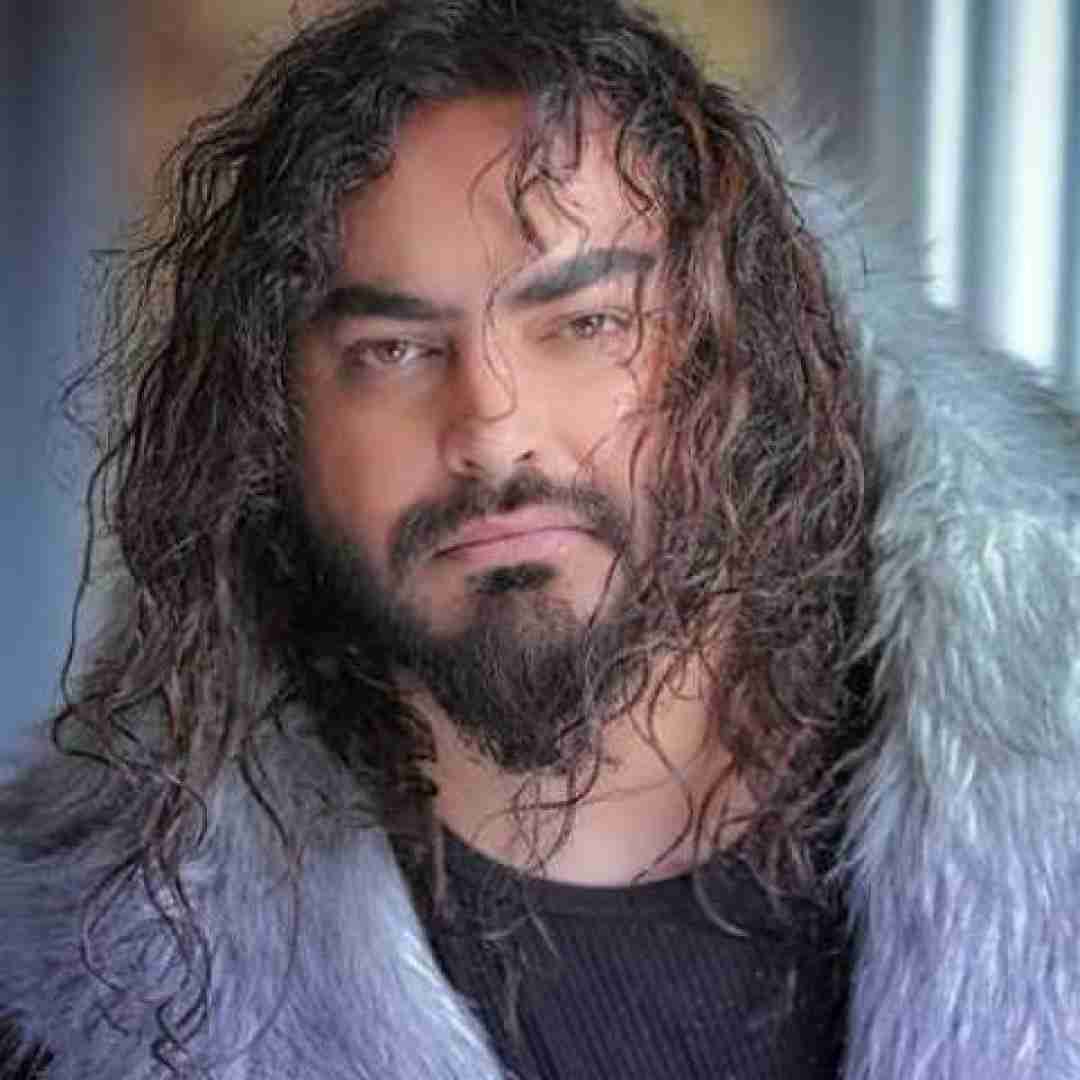 بکتاش مثل پروانه دورت میگردم