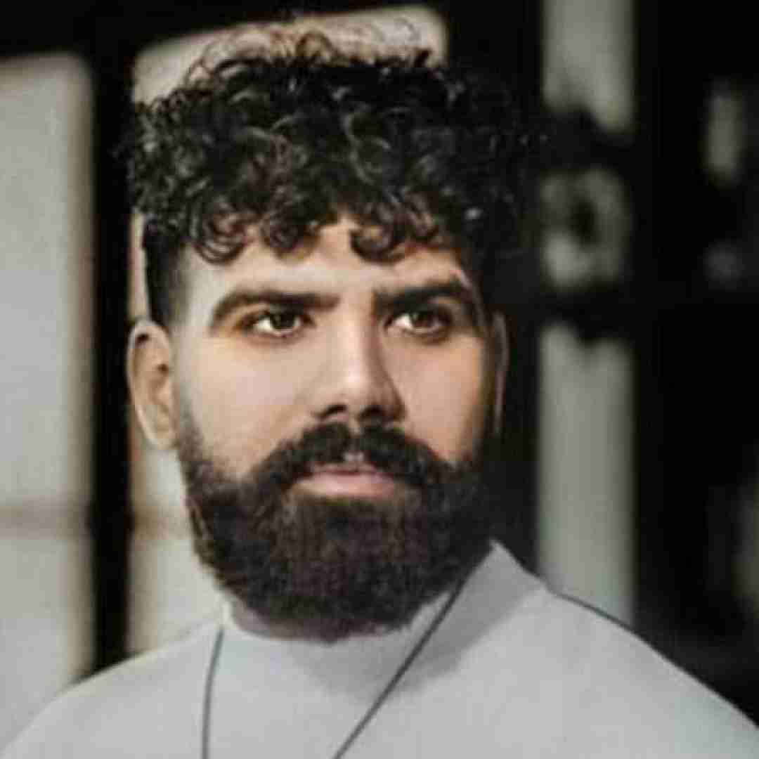نوید کریمی دور تمومه قشنگیات بگردم
