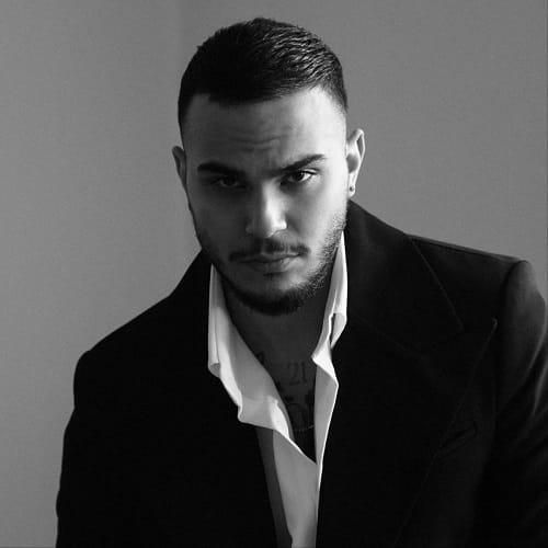 مهیار نمیترسم منتظرمه ننم اگه میندازم پایین سرمو میرم